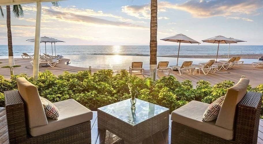 Panorámica del Hotel Grand Park Royal Cancún, piscinas, instalaciones y playa