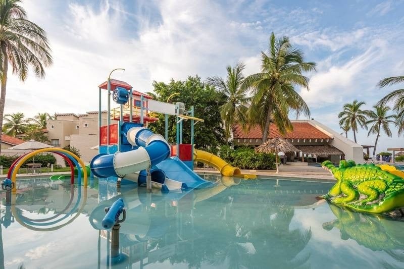 Parque acuático de Park Royal Beach Ixtapa en México