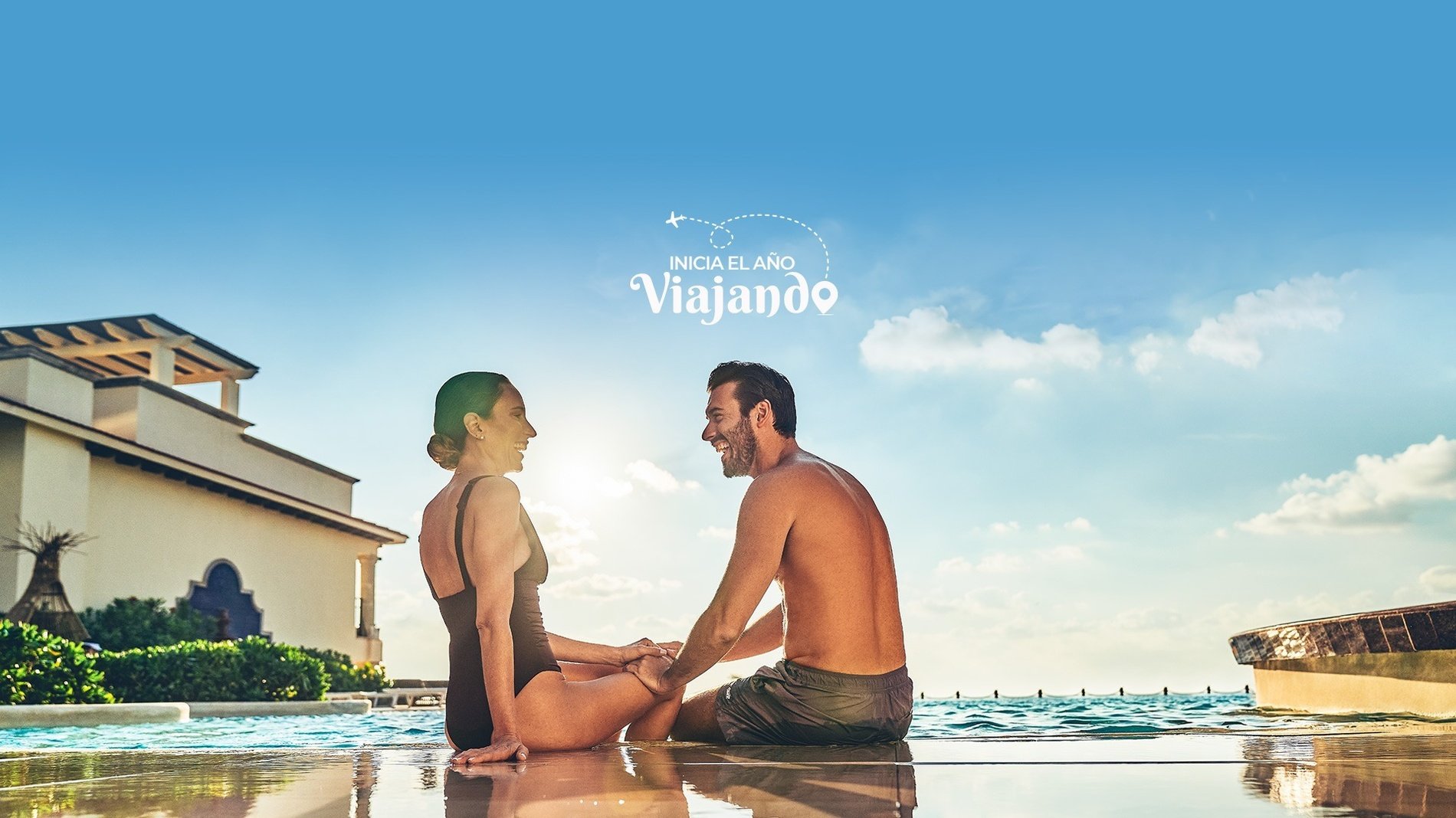 a family standing on a beach with the words venta de ano nuevo above them