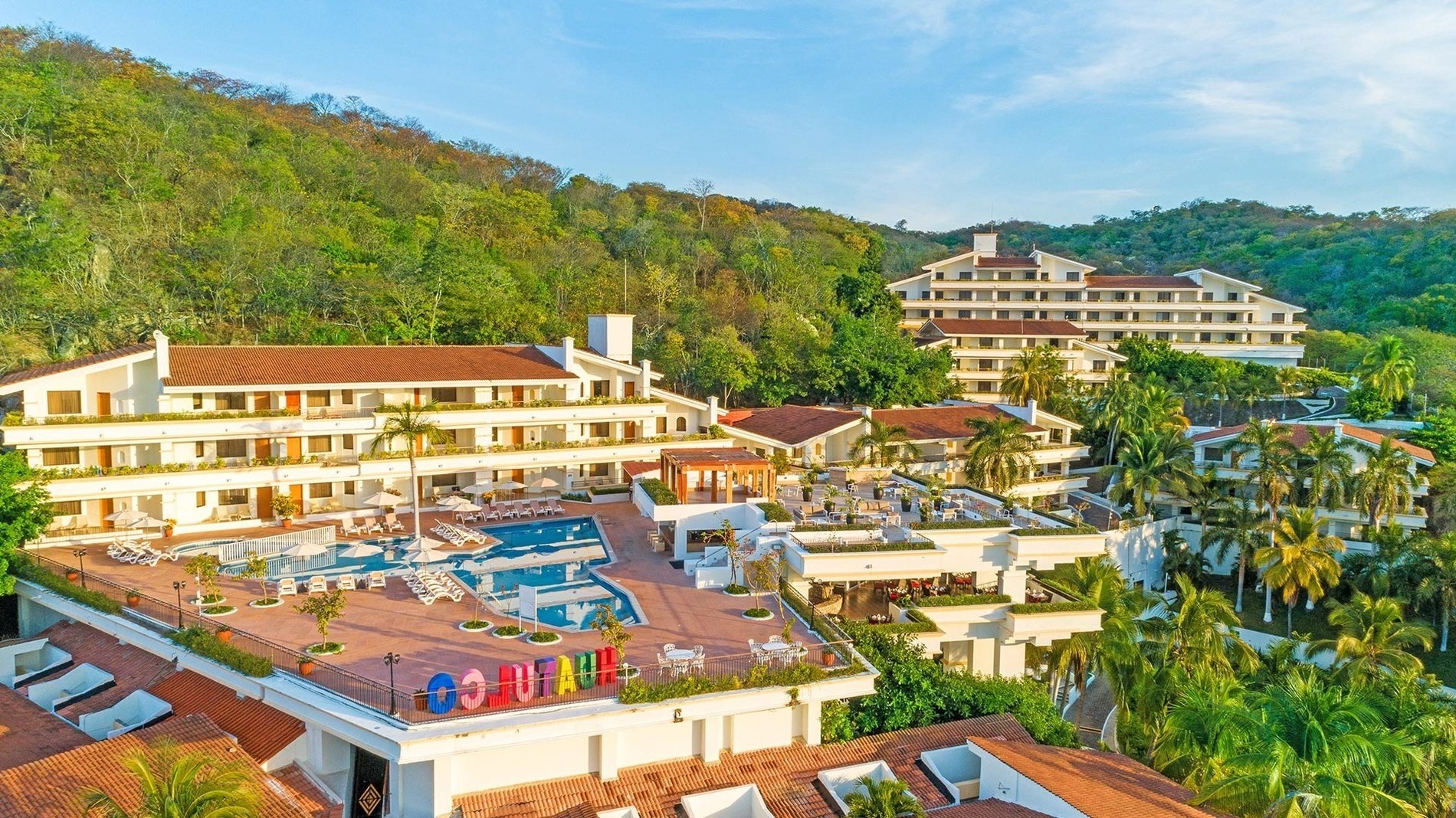 Travelers Choice 2021 Award by TripAdvisor to the Park Royal Beach Huatulco Hotel in Mexico