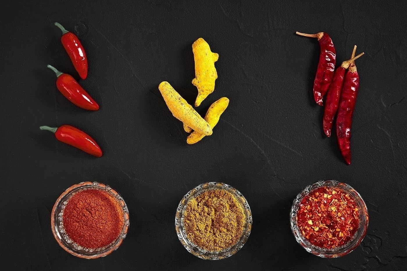 Diferentes tipos de pimentão usados na comida picante mexicana