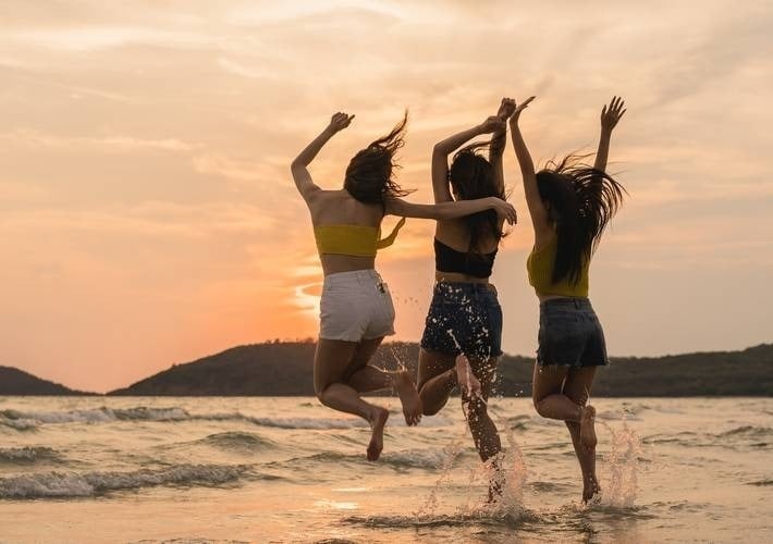 Deixe-nos acompanhá-la desde a despedida de solteira até a lua de Mel e UM pouco mais