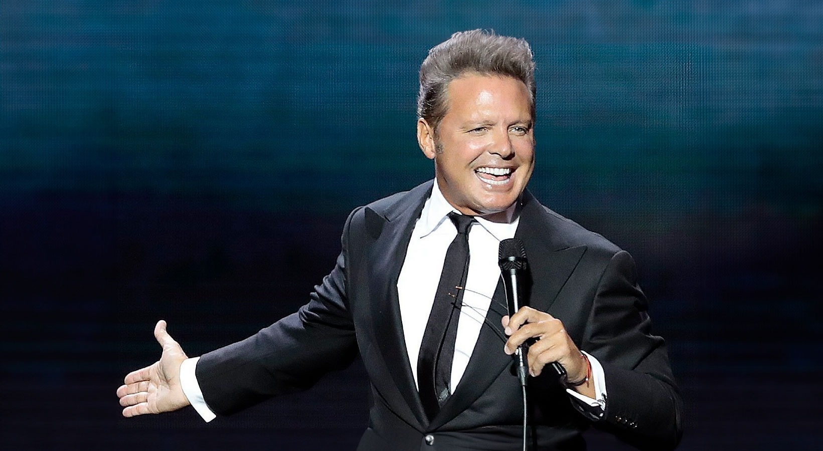 New Year&'s Eve Concert with Luis Miguel