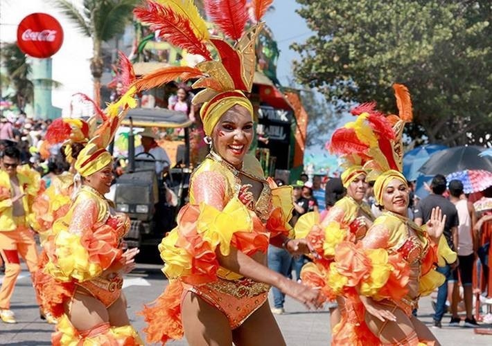 A vida é um carnaval e, em mazatlan as tristezas saem cantando