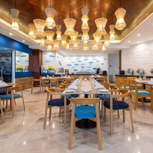 Varanda buffet pratos internacionais e tradicionais no resort Beach Mazatlan