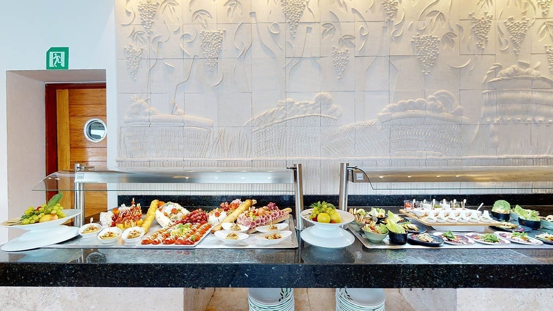 Buffet with bread, fruit and other foods at the Hotel Grand Park Royal Puerto Vallarta