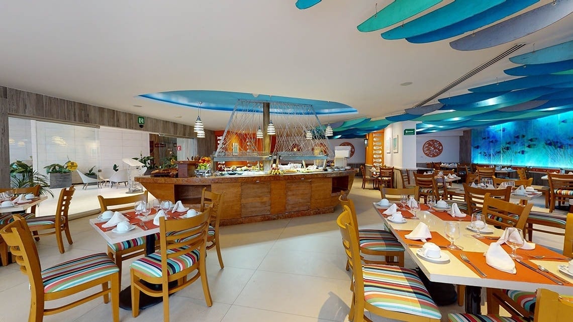 Panoramic view of El Pescador restaurant at the Hotel Grand Park Royal Puerto Vallarta