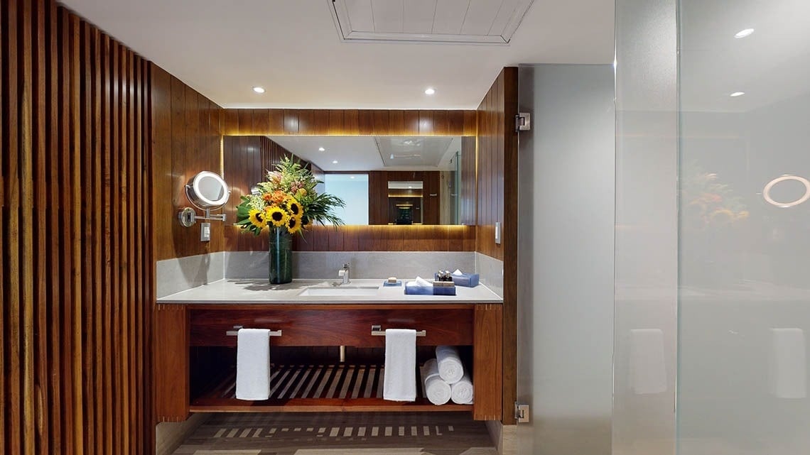 Banheiro de madeira do Hotel Grand Park Royal Puerto Vallarta
