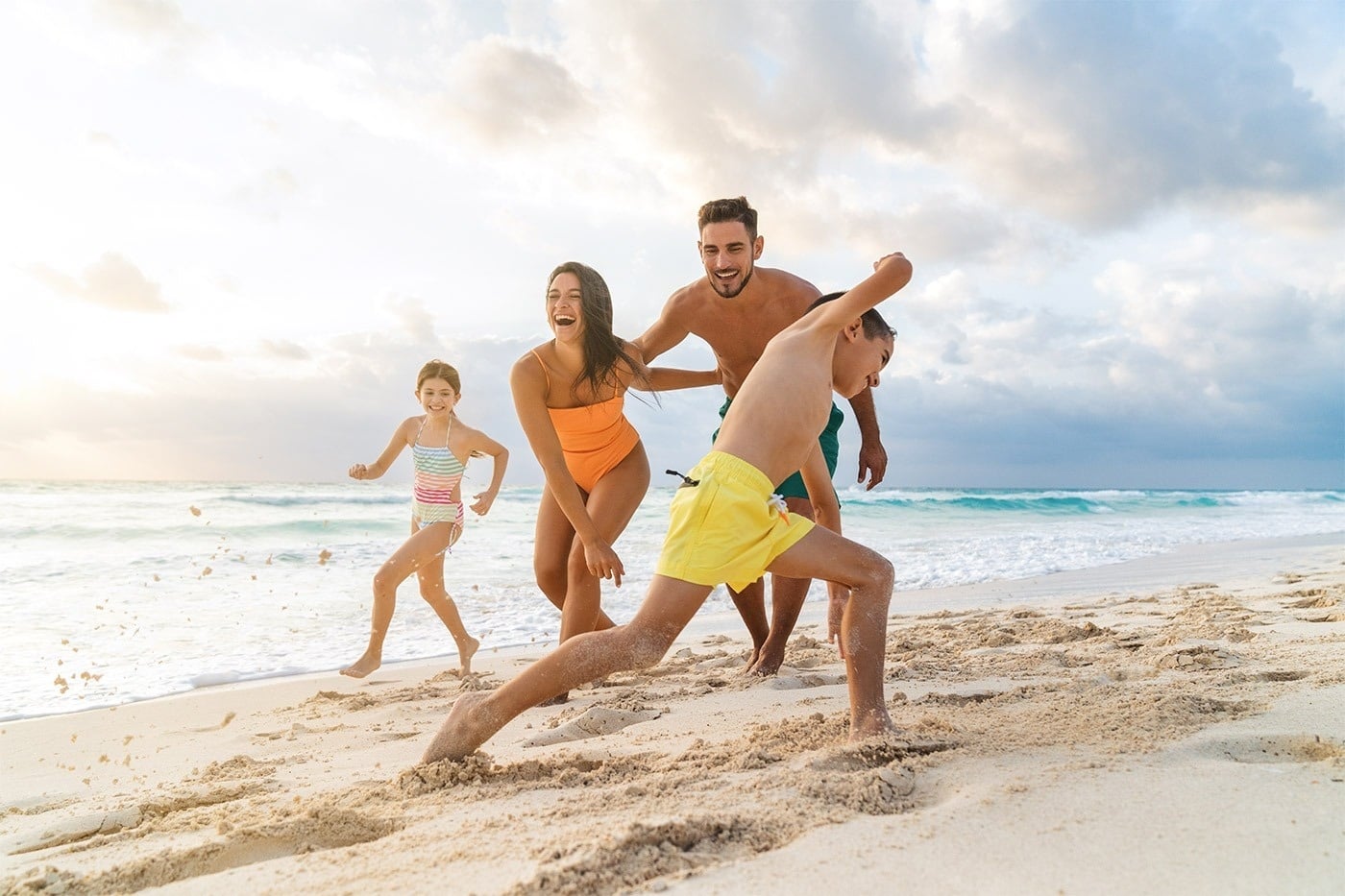 Hotel Grand Park Royal Cancun: Family fun on the beach, Mexican Caribbean.