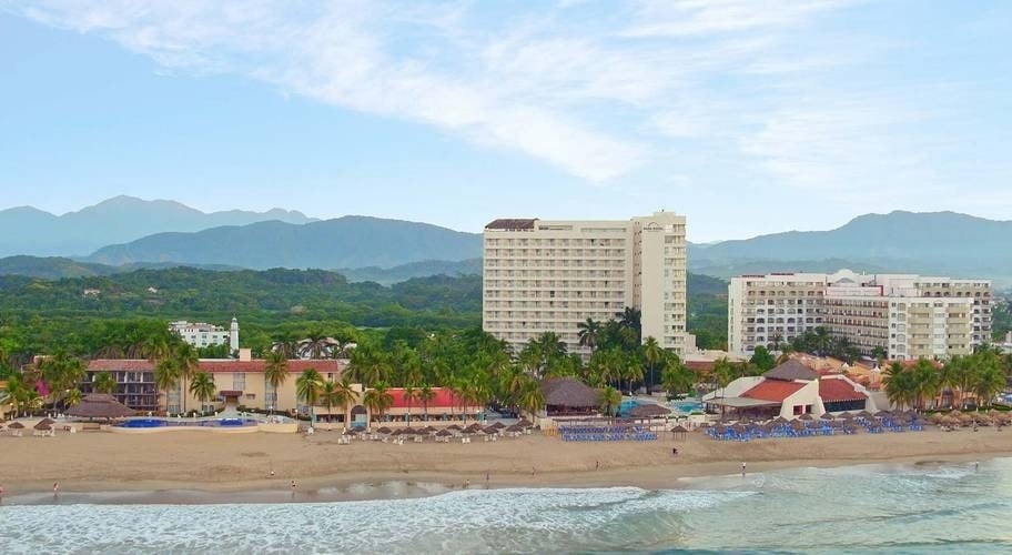 Overview of the facilities of Park Royal Beach Ixtapa, Mexico