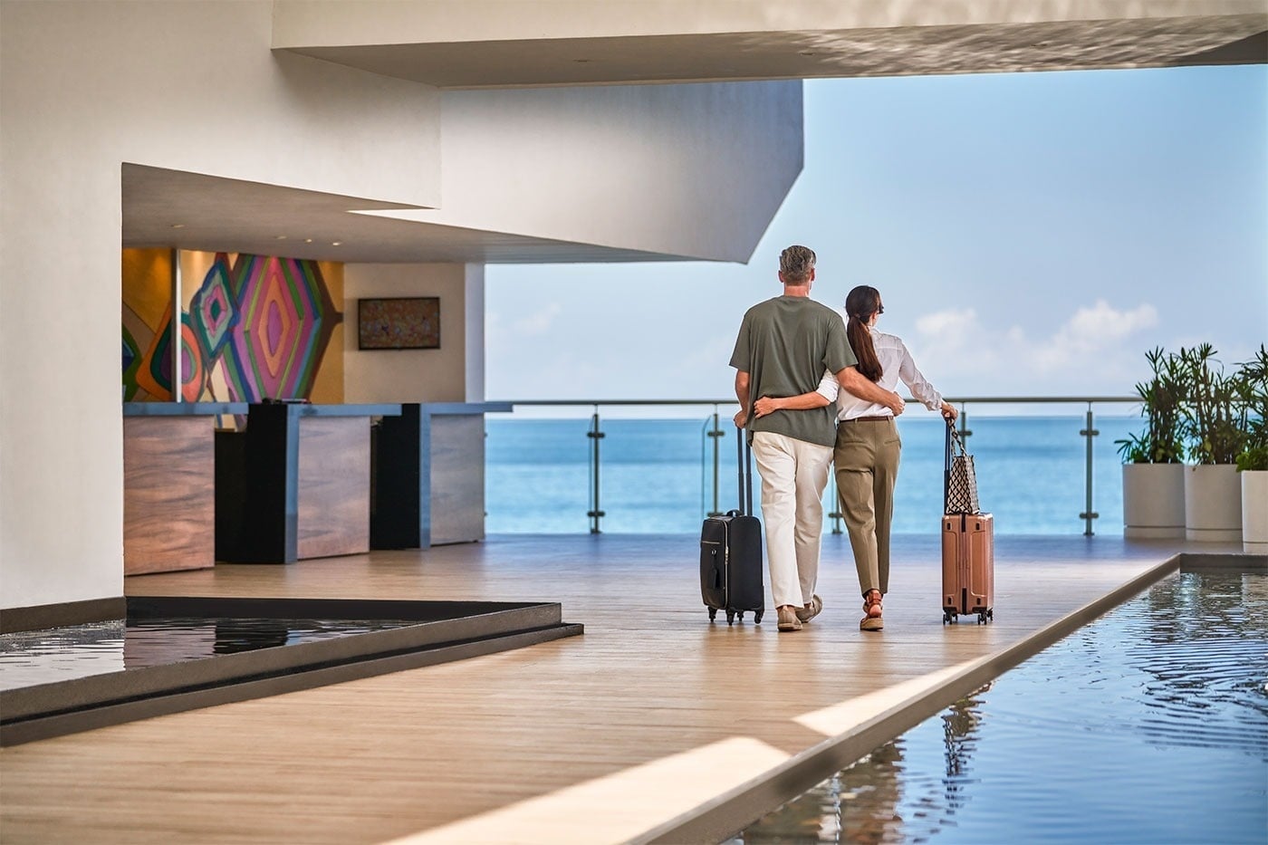 Pareja en Hotel Grand Park Royal Puerto Vallarta | Pacífico Mexicano con vistas al mar.