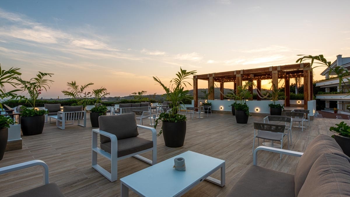 Terrace with sea views of the Hotel Park Royal Beach Huatulco