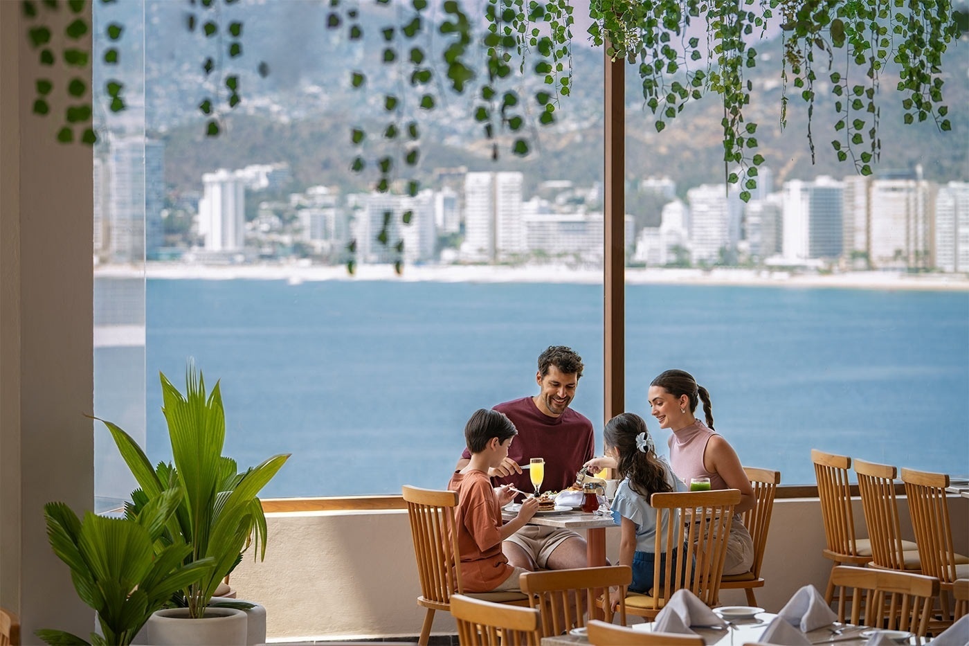 Disfruta del Pacífico Mexicano en Hotel Park Royal Beach Acapulco.