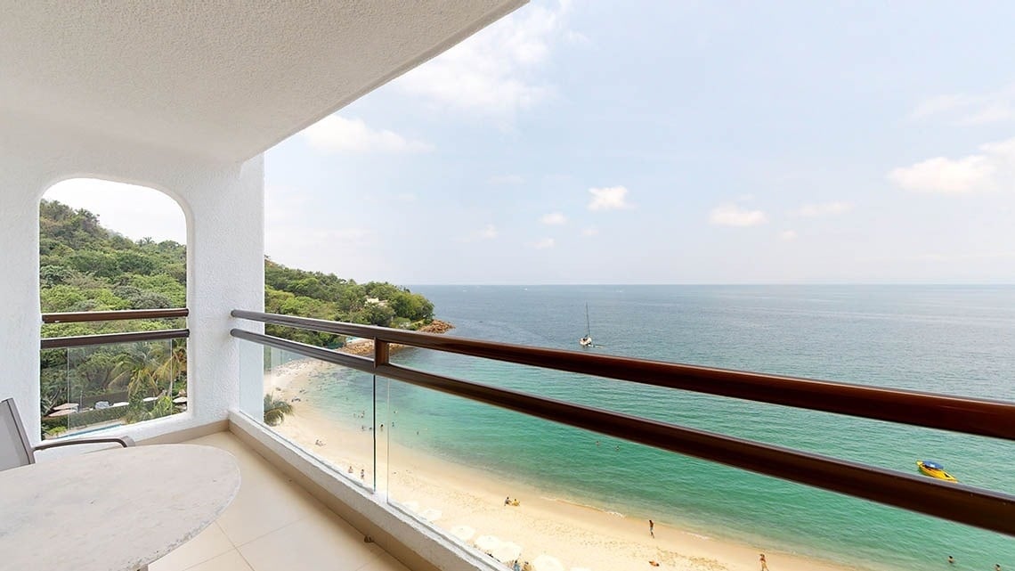 Views of the sea from one of the balconies of the rooms of the Hotel Grand Park Royal Puerto Vallarta