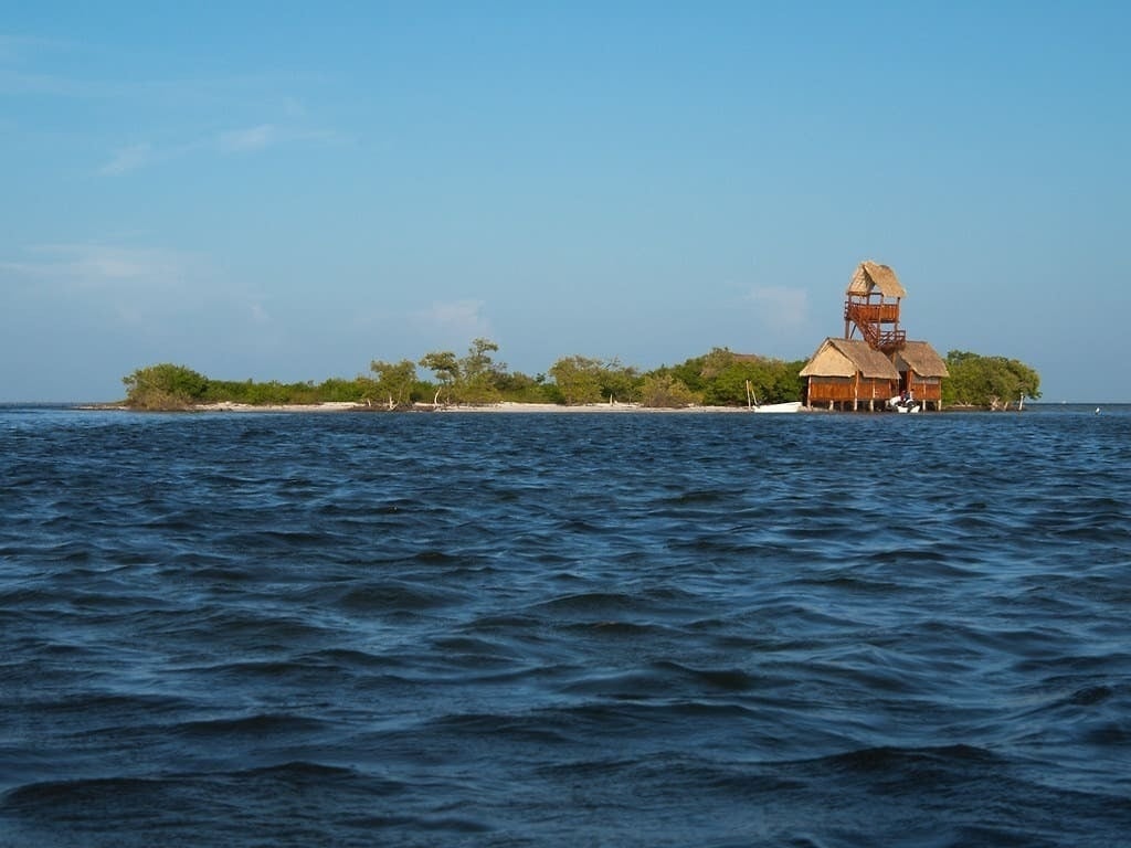 Isla Pasión vista desde el mar