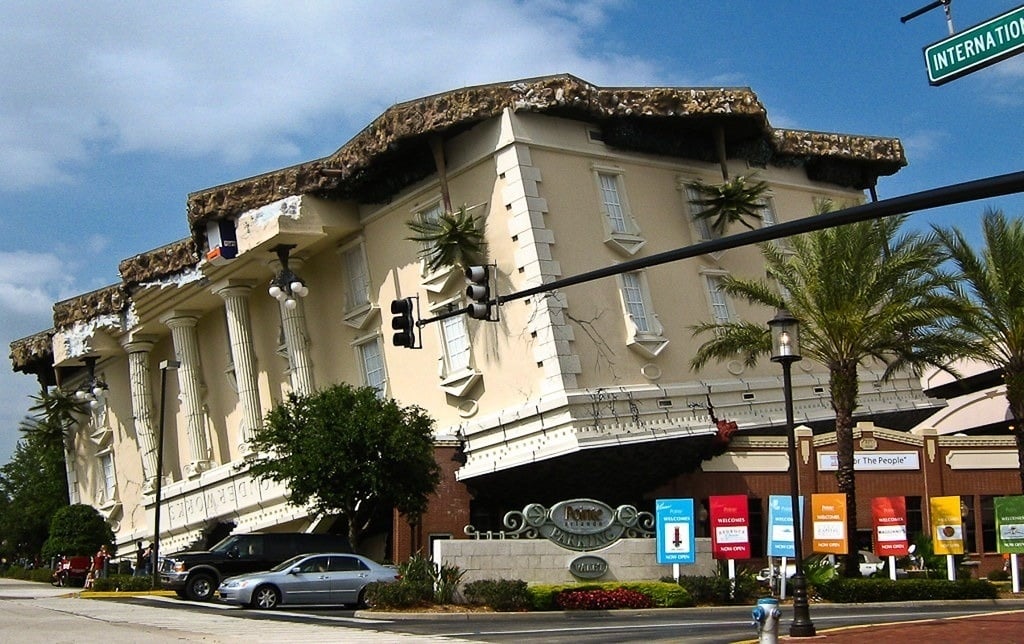 a building with a sign that says international on it