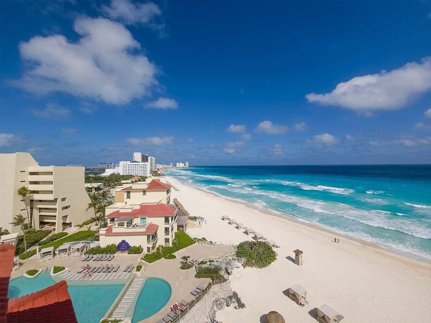Hotel Grand Park Royal Cancun: Oceanfront resort with pools & pristine beach. Book now!