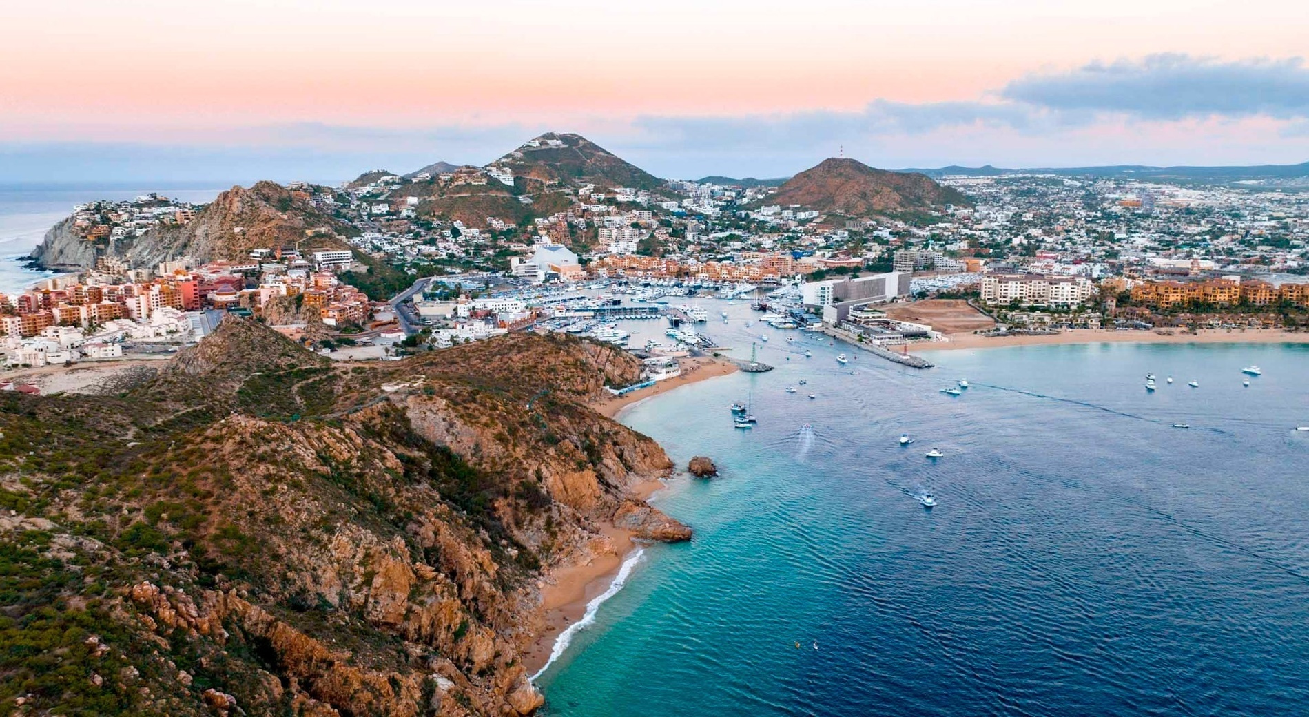 Park Royal: Club Regina Los Cabos, vistas panorámicas al mar y marina.