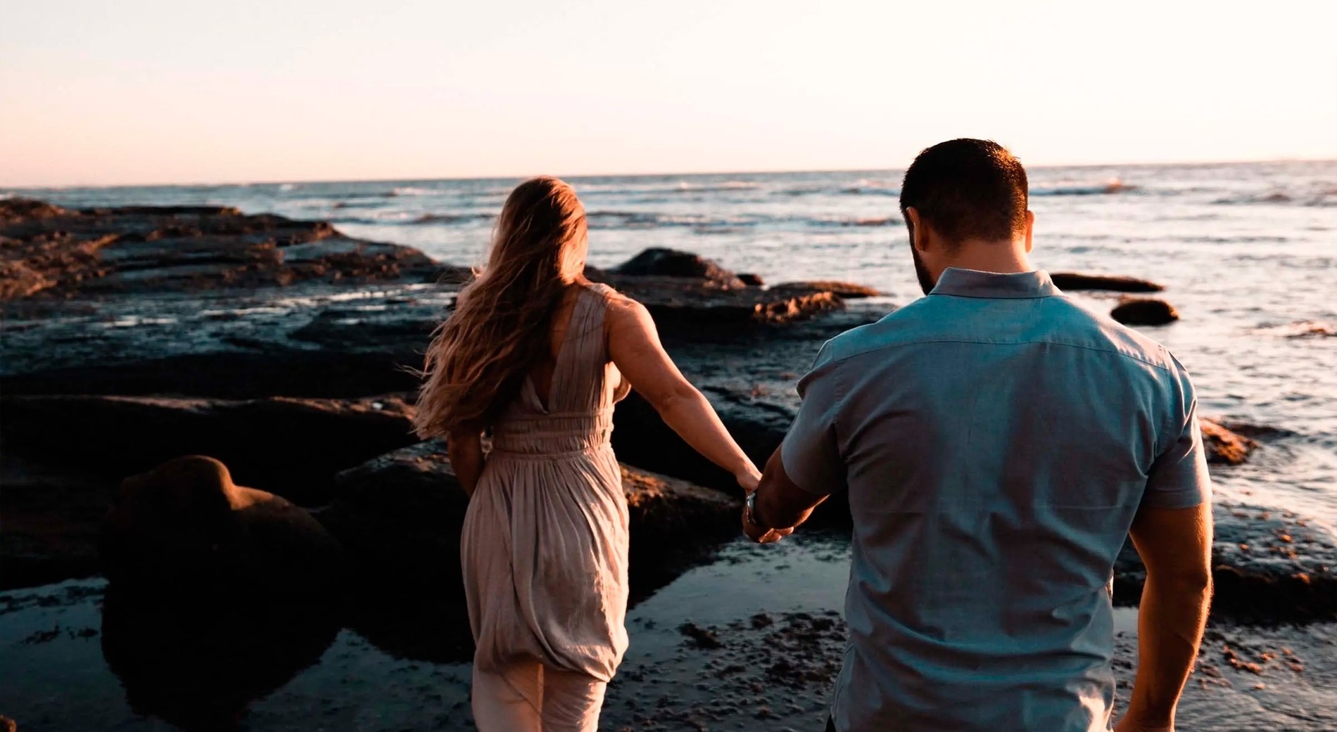 Pareja en la playa en Park Royal: Club Regina Los Cabos