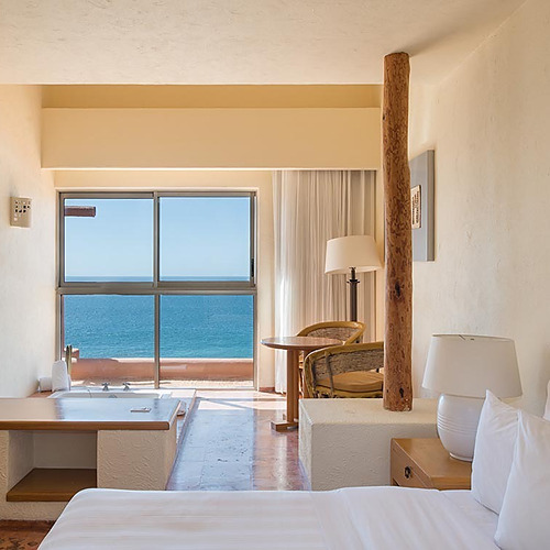 Habitación con vista al mar y jacuzzi en Park Royal: Club Regina Los Cabos.