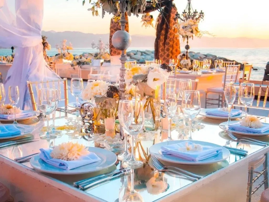 Bodas de ensueño en Park Royal: Club Regina Puerto Vallarta con vistas al mar.