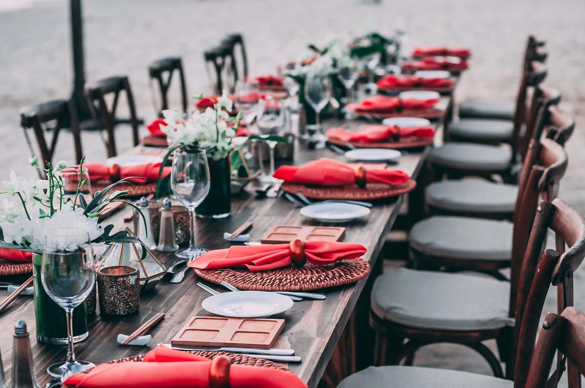 Mesa elegante para eventos en Park Royal: Club Regina Puerto Vallarta.