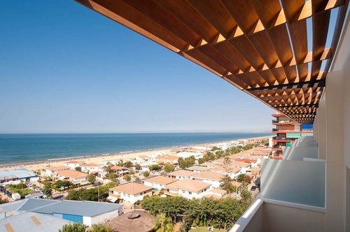 Hotel Pato Amarillo, a 4-star hotel in Punta Umbría, Huelva: stunning balcony view of beach and sea.