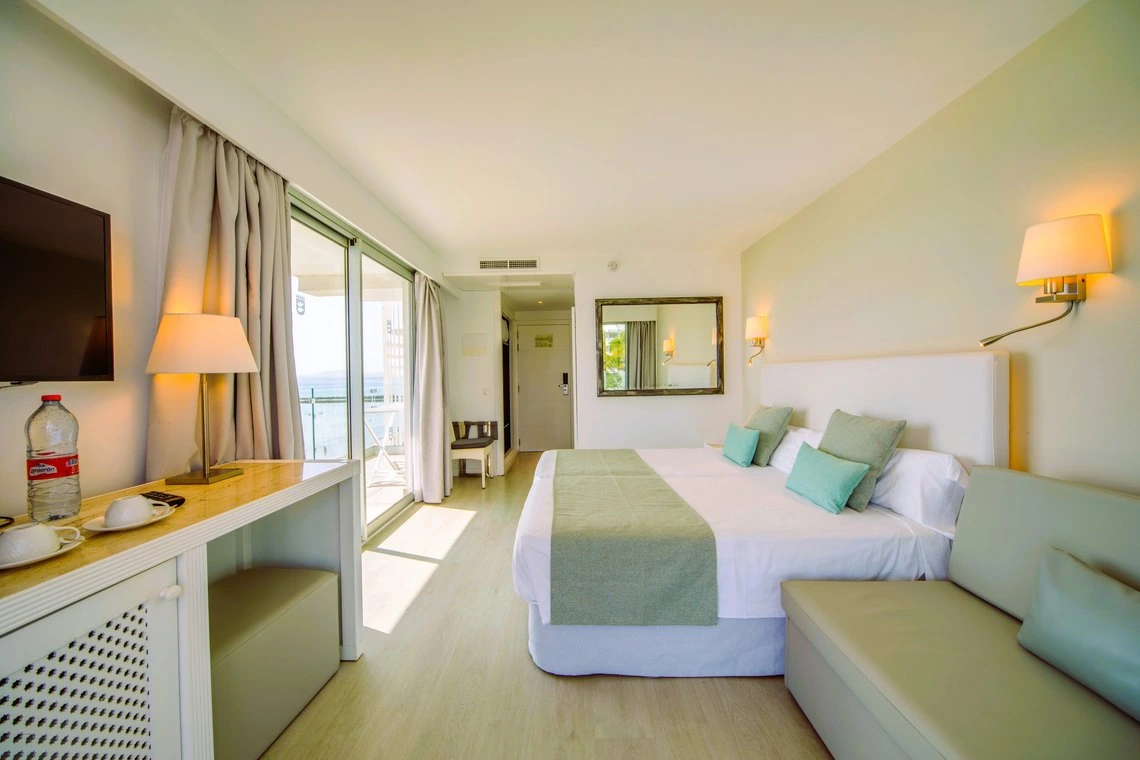 Habitación doble con vistas al mar, Playa Esperanza Resort y balcón.