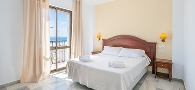 Apartamentos Playamaro by Dorobe Hotels