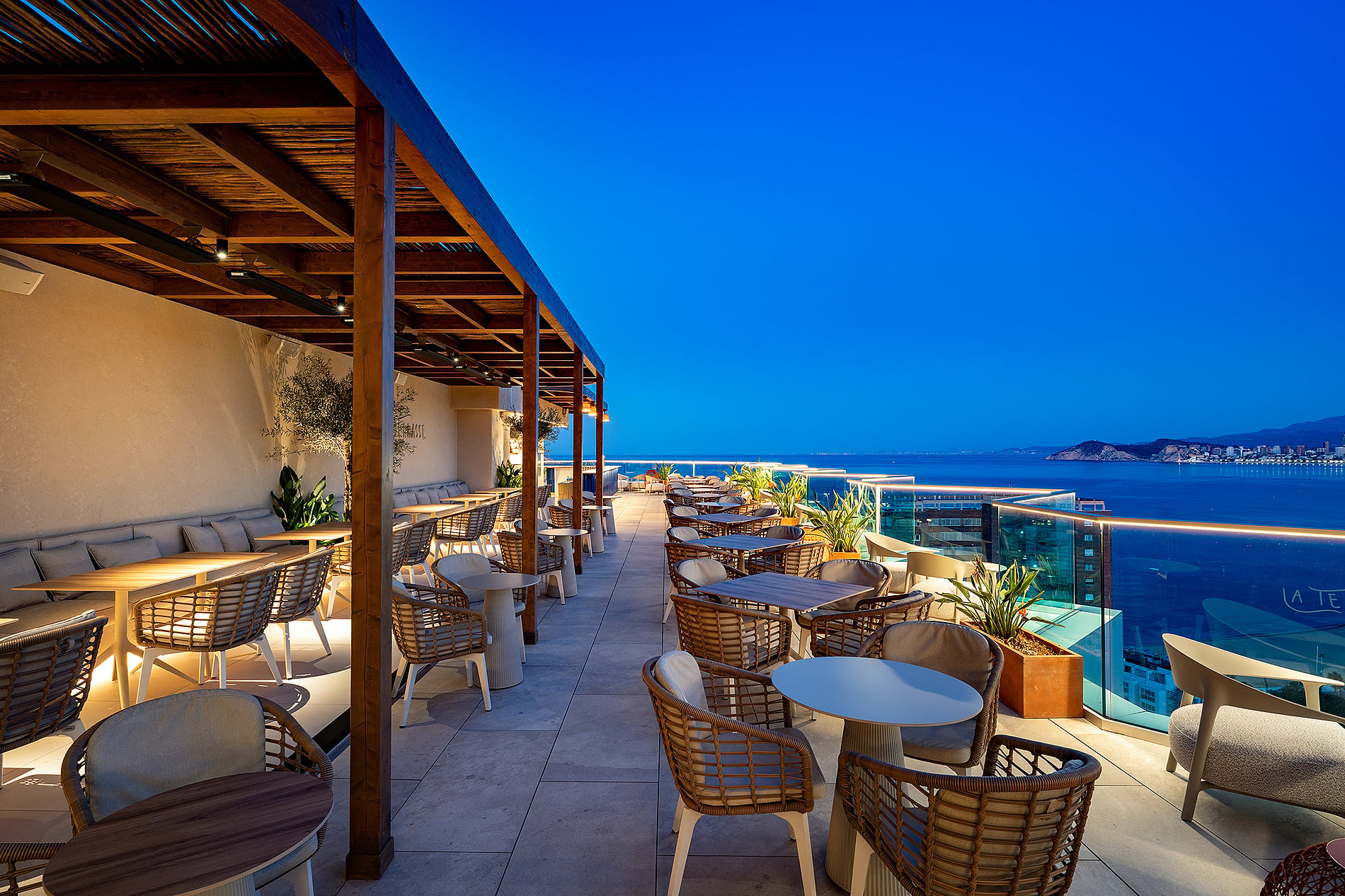 La Terrasse Benidorm: vistas al mar y alicantina desde nuestra terraza. Reserva ya.