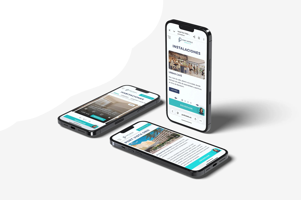 Port Hotels: Corporativa, iPhones mostrando web de hotel, habitaciones y resort en el Mediterráneo.