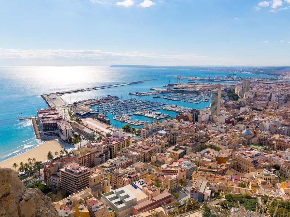 Hôtel Port Hotels: Corporativa à Alicante, vue panoramique sur le port et la ville.