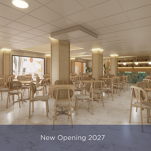 Salón de hotel moderno con mesas y sillas de madera y un bar al fondo. Port Hotels: Corporativa
