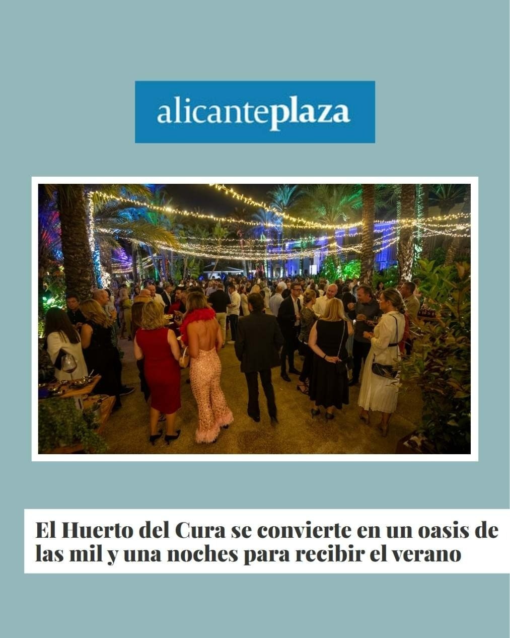 a group of people standing in front of a sign that says bienvenido al verano