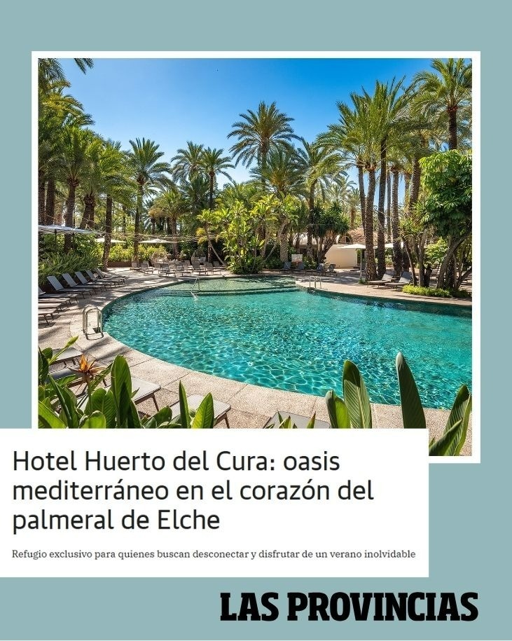 a group of people standing in front of a sign that says bienvenido al verano