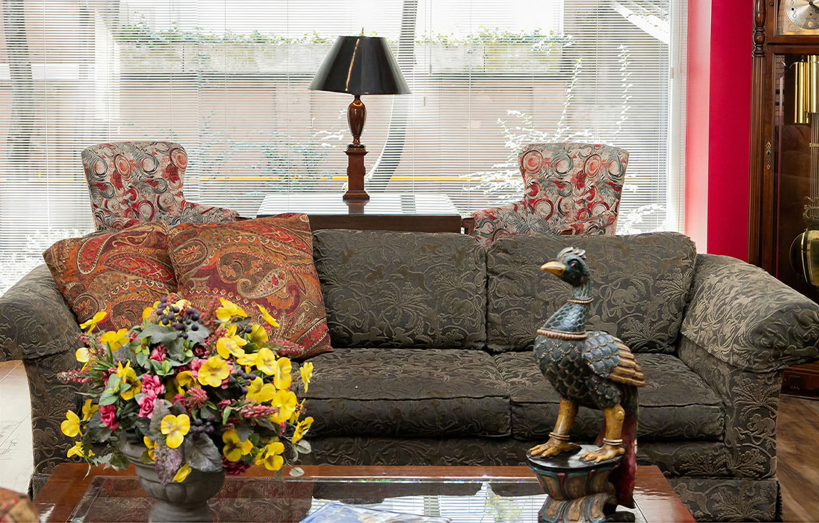 Porton de la Cabrera Sofá y decoración de sala de estar.