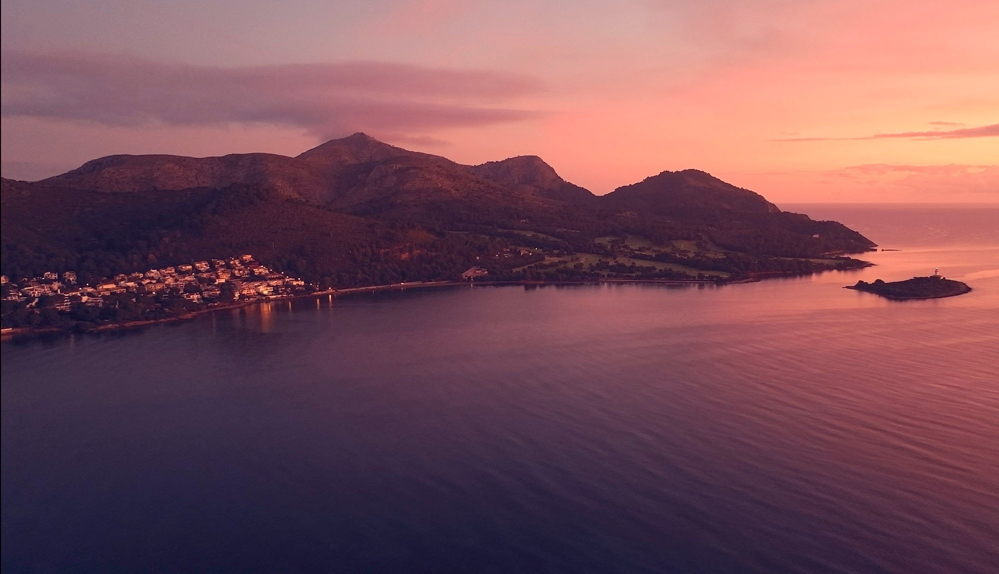 Descubre los atractivos de Aucanada: senderismo, patrimonio y playas en Mallorca