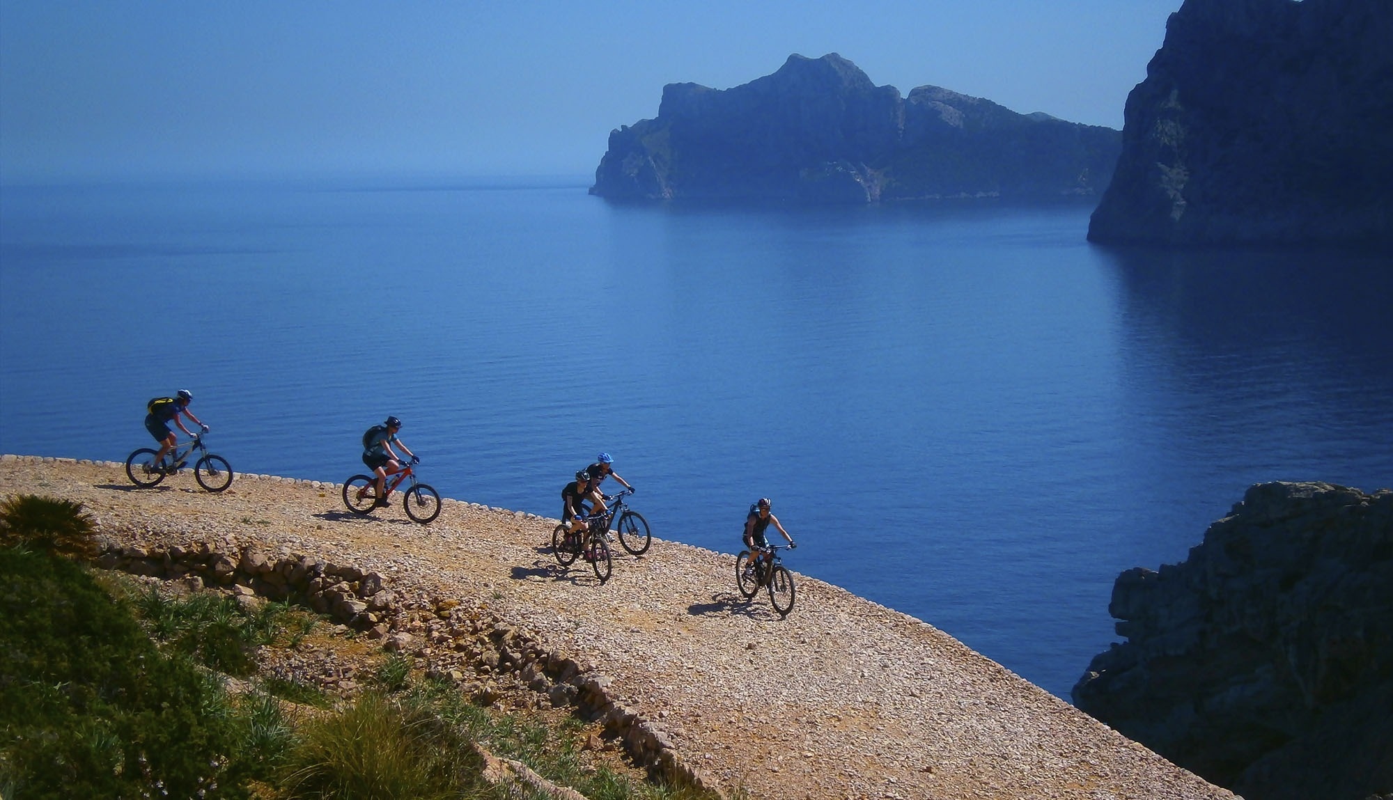 Mallorca: El Destino por Excelencia para Ciclistas, con Inmood Aucanada