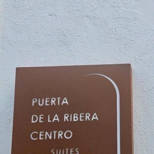 la puerta de la ribera centro suites c / barroso no 6