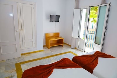 Habitación doble en El Puntazo con balcón y TV. - 