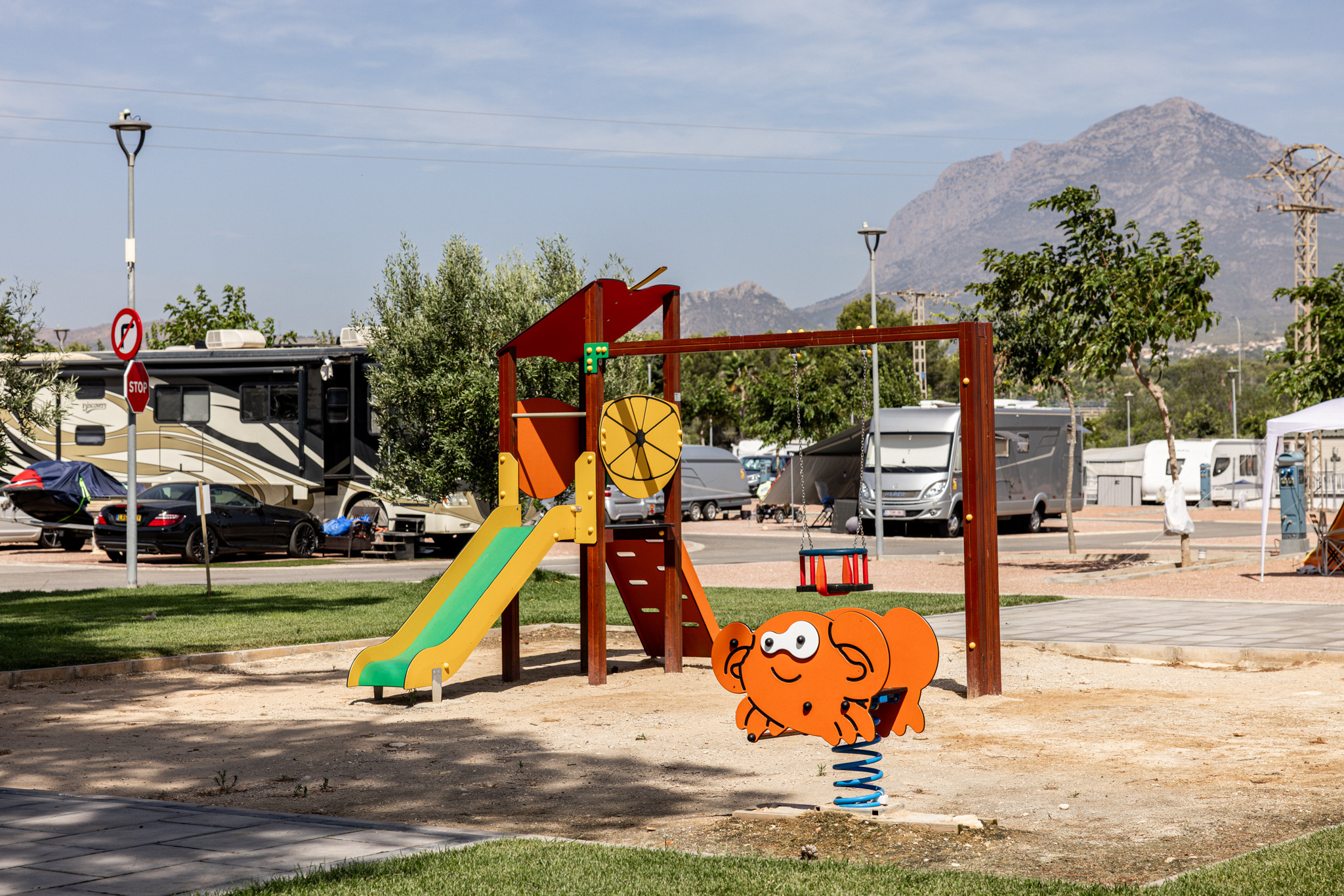 Zona de juegos y parque infantil en TAIGA Benidorm.