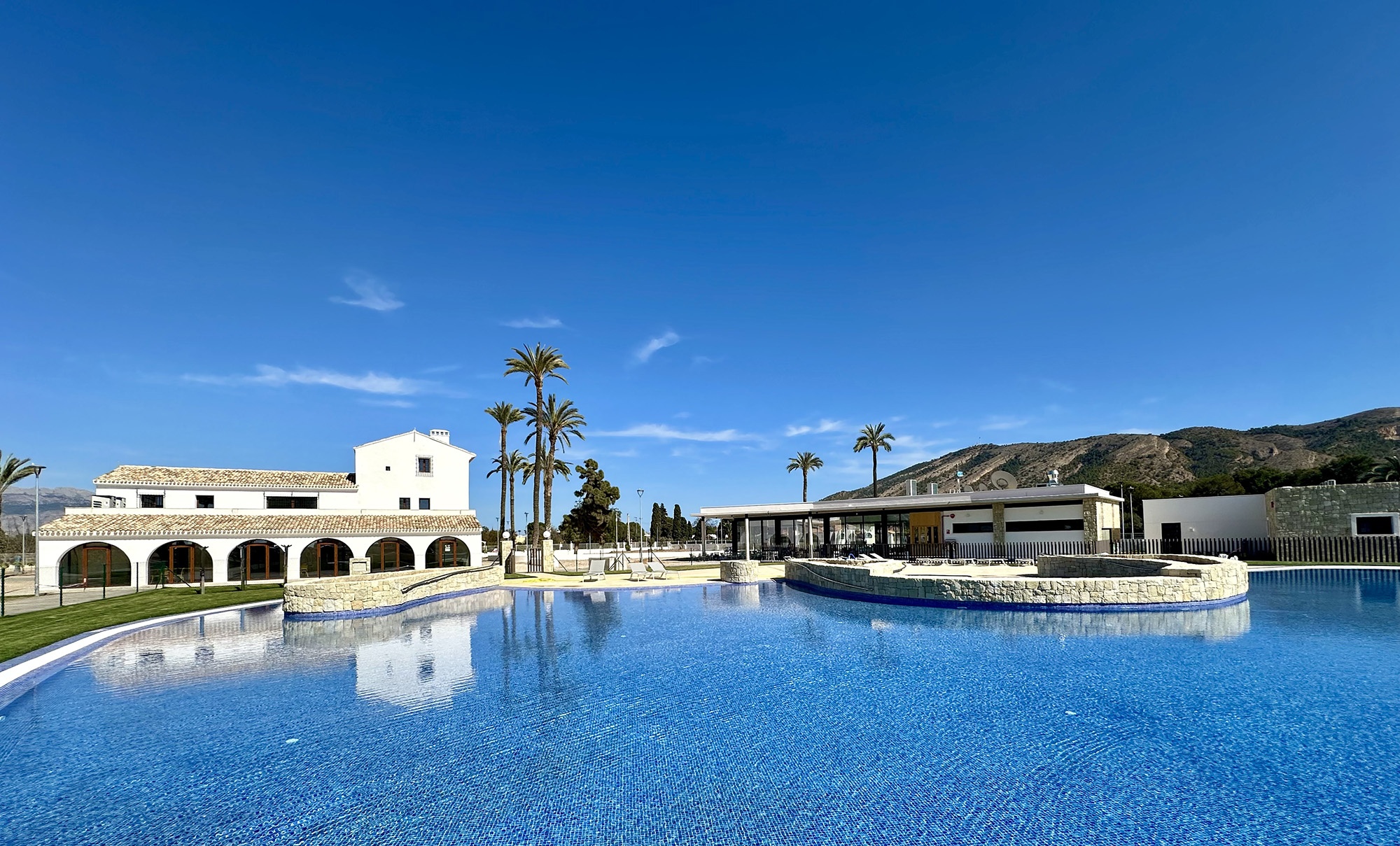 hotel.pictures.0.altText