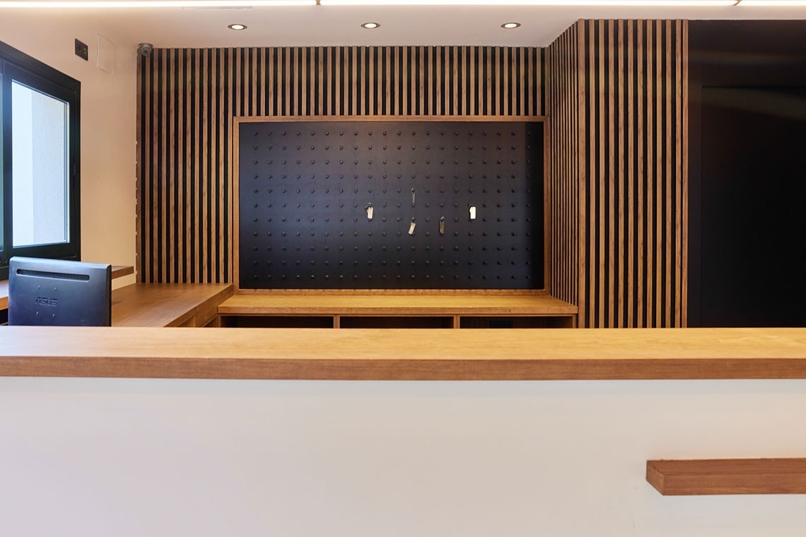 a desk with a dell computer on it