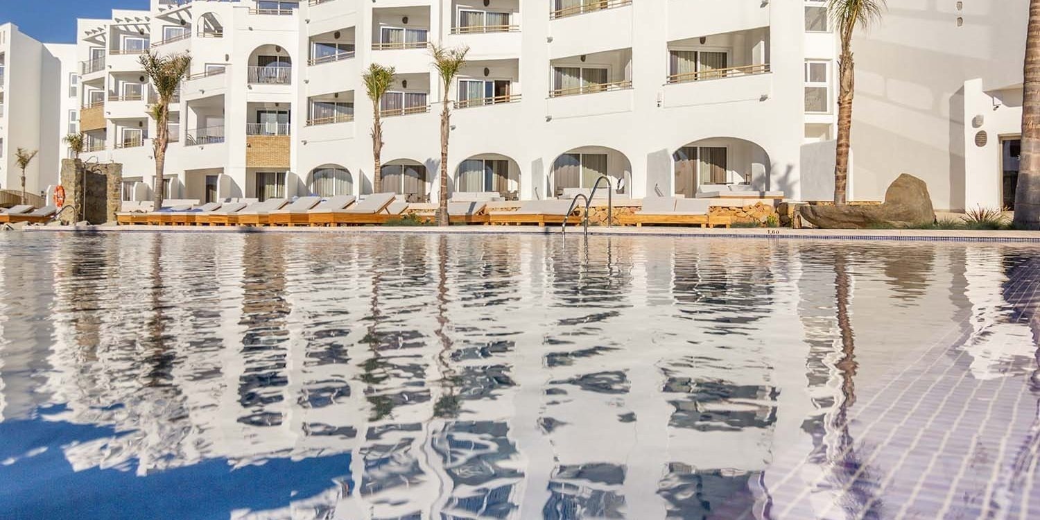 Diario de jerez: El hotel Zahara Beach, nominado a mejor resort de españa por la revista condé nast traveler estás aquí: