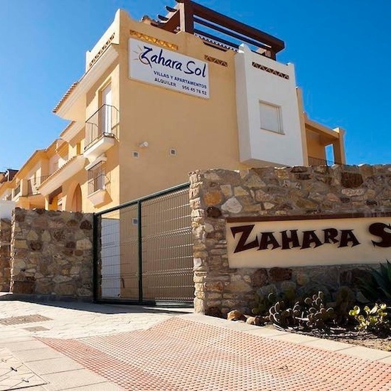 Villas y Apartamentos Zahara Sol