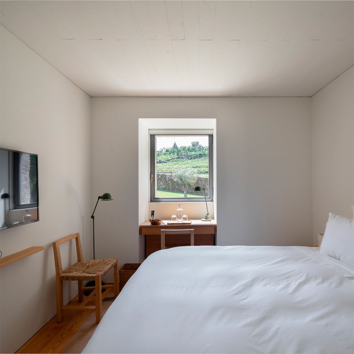 Habitación moderna en Quinta do Outeiro con vista al campo.