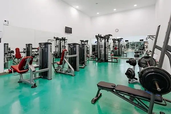 Fitnessgerät im R2 Hoteles: Corporativa Fitnessstudio