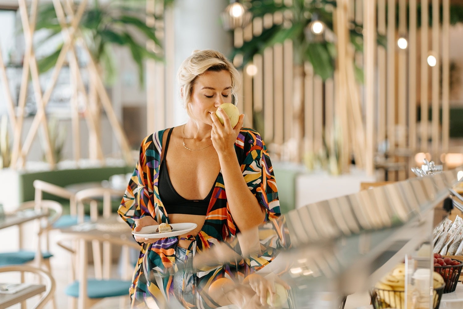 widok z lotu ptaka na ocean z łodziami