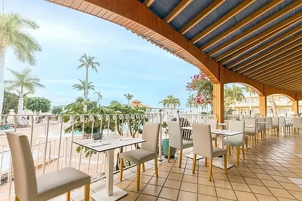 Salón de banquetes de R2 Hoteles: Corporativa, elegante y espacioso.