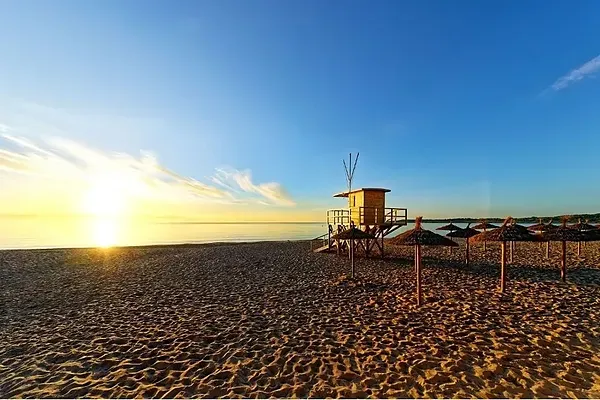 R2 Hoteles: Corporativa hotel moderno y playa en Mallorca.